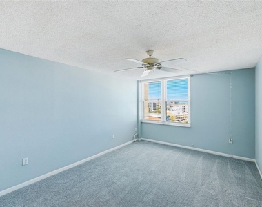 400 Island Way - Photo Thumbnail 25