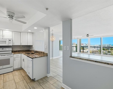 400 Island Way - Photo Thumbnail 9