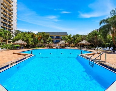 400 Island Way - Photo Thumbnail 32
