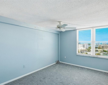 400 Island Way - Photo Thumbnail 14