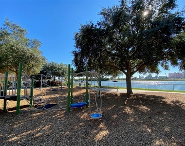 400 Island Way - Photo Thumbnail 47