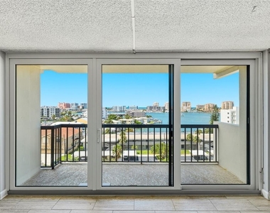 400 Island Way - Photo Thumbnail 3