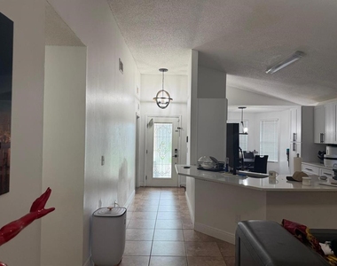 2216 Ridgemore Drive - Photo Thumbnail 10