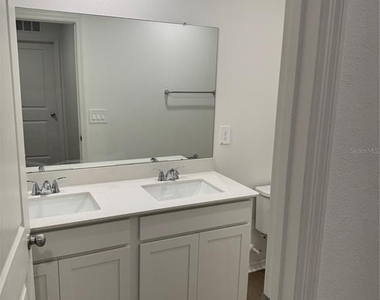 13133 Bluff Oak Way - Photo Thumbnail 7