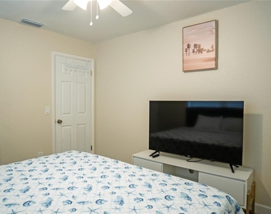 1122 Tangerine Street - Photo Thumbnail 9