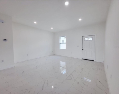 1098 Hammacher Avenue Sw - Photo Thumbnail 4