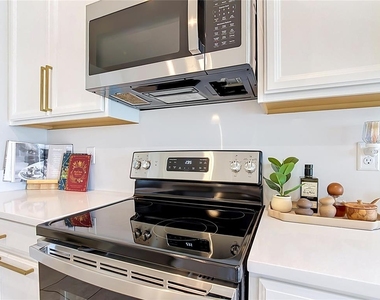 5589 Vigo Loop - Photo Thumbnail 10