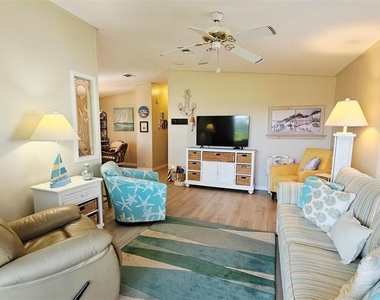 9122 Kestral Circle - Photo Thumbnail 14