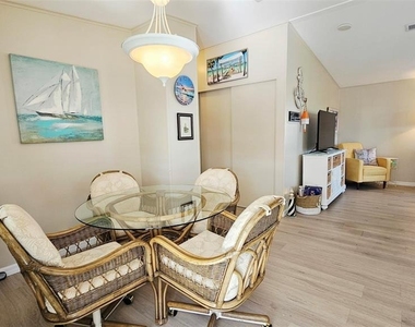 9122 Kestral Circle - Photo Thumbnail 4