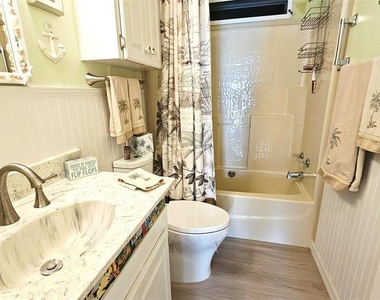 9122 Kestral Circle - Photo Thumbnail 16