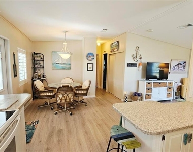 9122 Kestral Circle - Photo Thumbnail 7