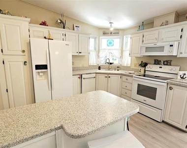 9122 Kestral Circle - Photo Thumbnail 10
