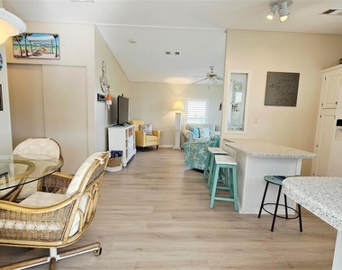 9122 Kestral Circle - Photo Thumbnail 3