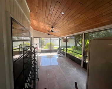 8936 Rose Hill Drive - Photo Thumbnail 14