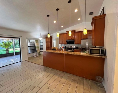 8936 Rose Hill Drive - Photo Thumbnail 21