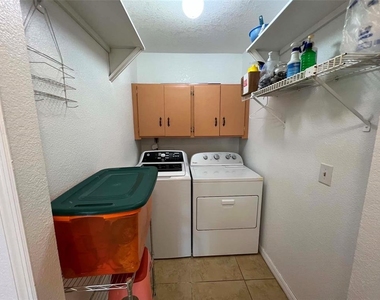8936 Rose Hill Drive - Photo Thumbnail 10