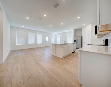 5126 Flaxleaf St - Photo Thumbnail 6