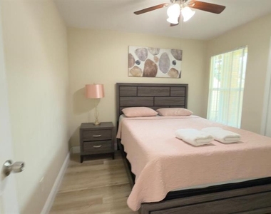 5014 Laguna Bay Circle - Photo Thumbnail 14