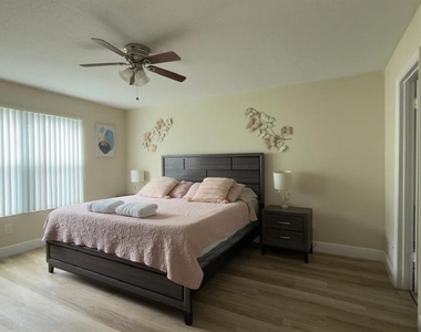 5014 Laguna Bay Circle - Photo Thumbnail 8