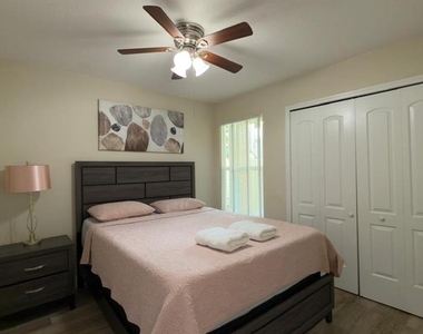 5014 Laguna Bay Circle - Photo Thumbnail 15