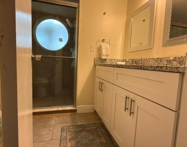 5003 Laguna Bay Circle - Photo Thumbnail 18
