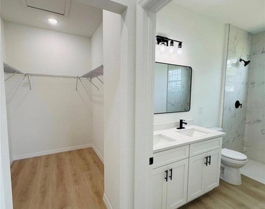 646 Desmoines Court - Photo Thumbnail 9