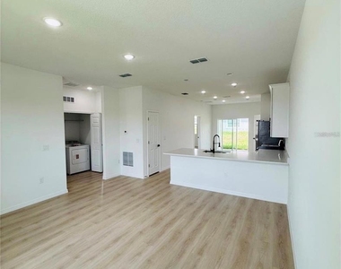 646 Desmoines Court - Photo Thumbnail 2