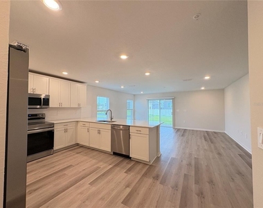 278 Chesapeake Drive - Photo Thumbnail 4