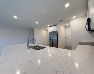 278 Chesapeake Drive - Photo Thumbnail 6