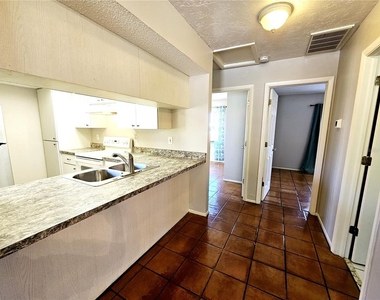 9000 Griggs Road - Photo Thumbnail 14