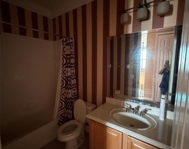 3404 Oakmont Court - Photo Thumbnail 55