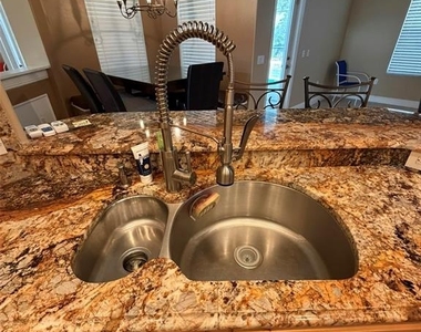 3404 Oakmont Court - Photo Thumbnail 17