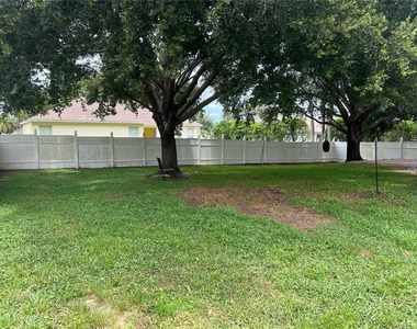 554 Hiawatha Palm Place - Photo Thumbnail 29