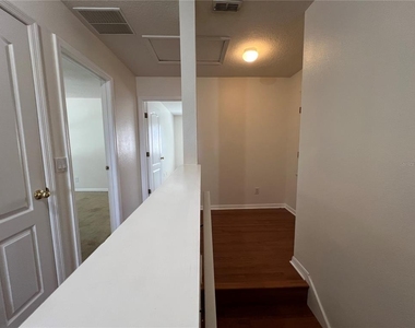 554 Hiawatha Palm Place - Photo Thumbnail 20