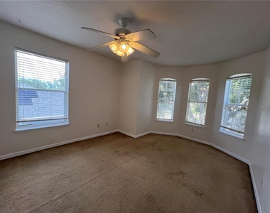 554 Hiawatha Palm Place - Photo Thumbnail 25