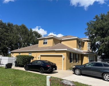 554 Hiawatha Palm Place - Photo Thumbnail 1