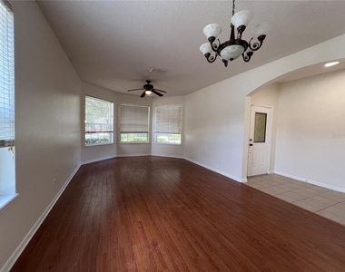 554 Hiawatha Palm Place - Photo Thumbnail 4