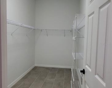 5231 Highbury Circle - Photo Thumbnail 11