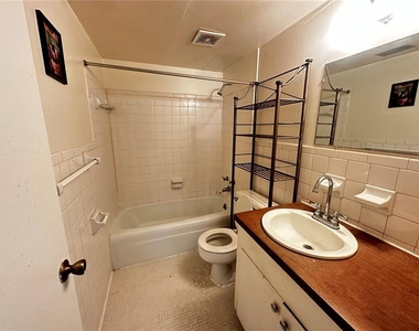 1315 Se Silver Springs Place - Photo Thumbnail 4