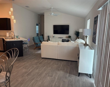 3575 Cochran Street - Photo Thumbnail 4