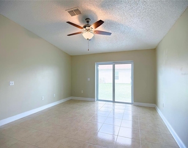 247 Fairfield Drive - Photo Thumbnail 10