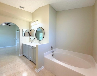 247 Fairfield Drive - Photo Thumbnail 17