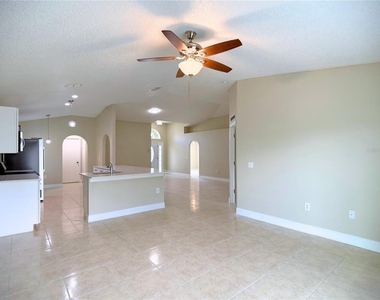247 Fairfield Drive - Photo Thumbnail 8