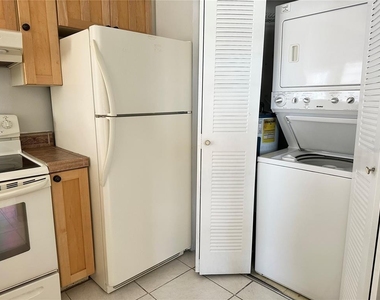 2524 Woodgate Boulevard - Photo Thumbnail 5