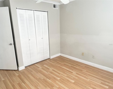 2524 Woodgate Boulevard - Photo Thumbnail 8