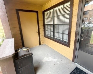 375 Lake Ontario Court - Photo Thumbnail 2