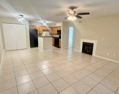 375 Lake Ontario Court - Photo Thumbnail 4