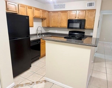 375 Lake Ontario Court - Photo Thumbnail 7