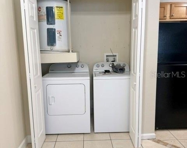 375 Lake Ontario Court - Photo Thumbnail 10