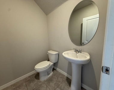7627 Momentum Parkway - Photo Thumbnail 7